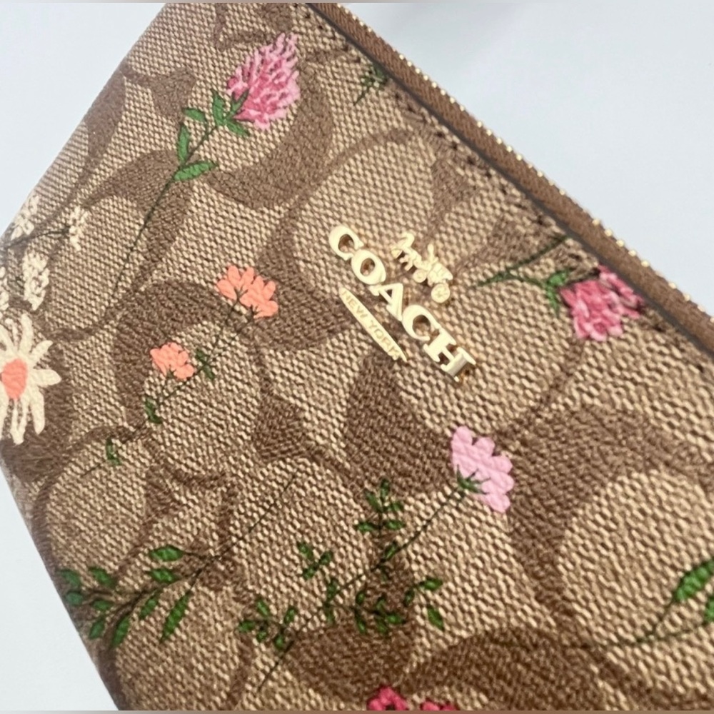 Coach Corner Zip Wristlet In Signature Canvas With Wildflower Print - Picture 3 of 5